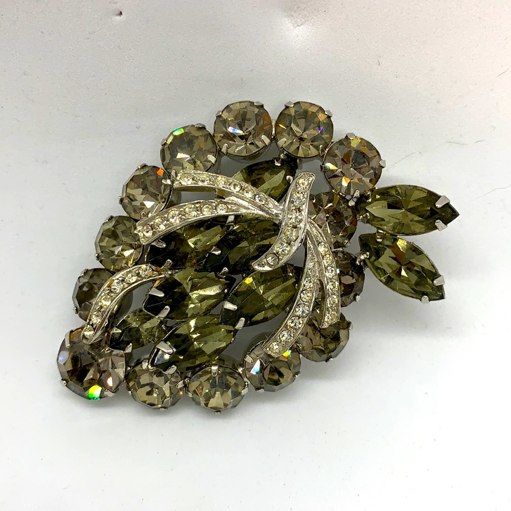 VTG BROOCH CRYSTALS/RHINESTONES GRAPE CLUSTER